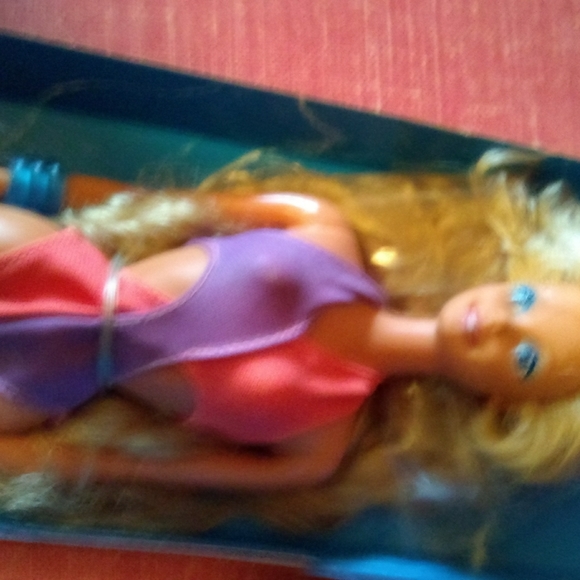 1989 Wet N Wild Barbie doll - Picture 7 of 8